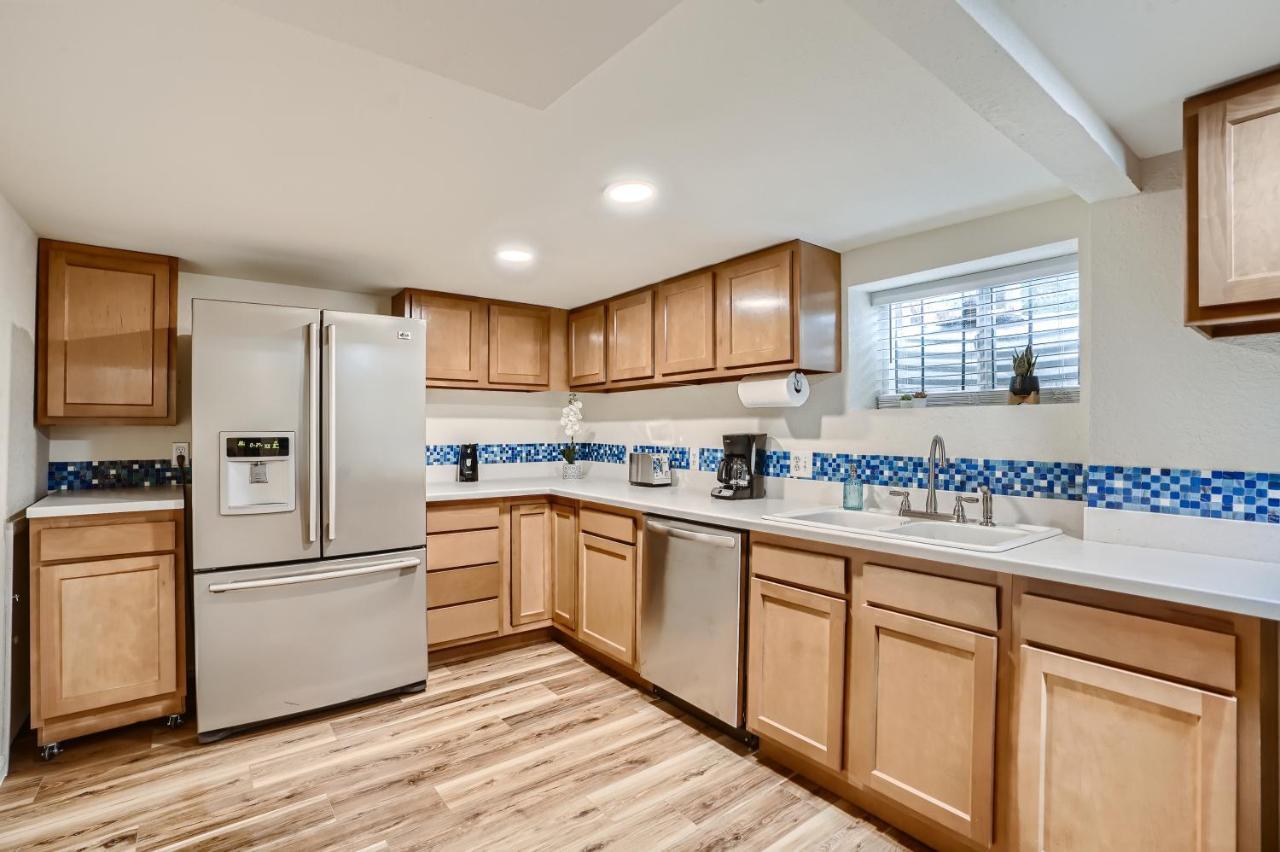 Sloans Lake Getaway - Basement Apartment Near Broncos And Downtown Denver Lakewood Exteriör bild